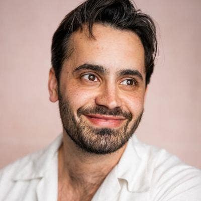 Professional Male seeks a double room Main Photo