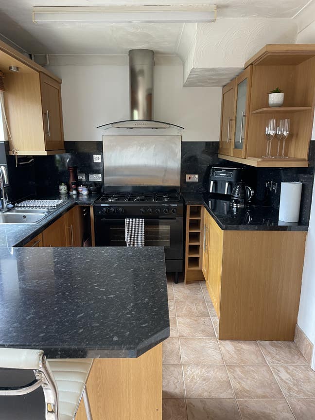 Double room to rent Main Photo