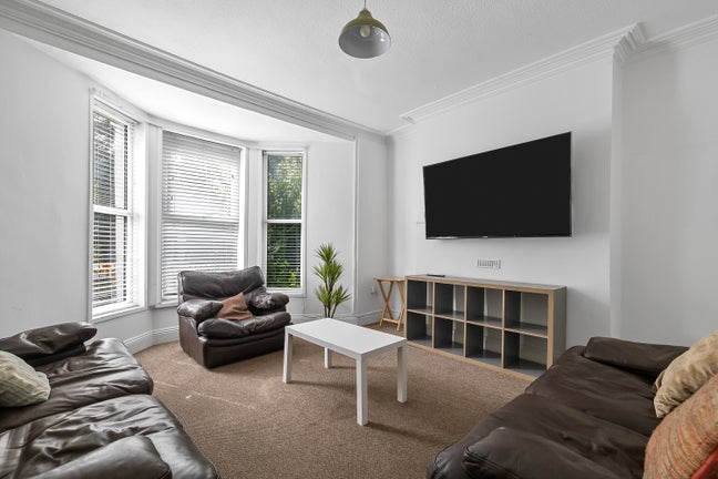 5 Bed Shared House for Students & Professionals Main Photo