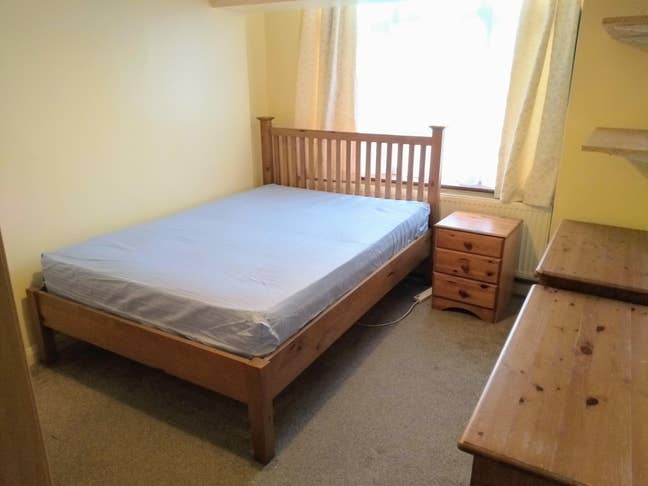 DbleRm-Nr Business Pk (Ocado) Spacious-Clean/tidy Main Photo