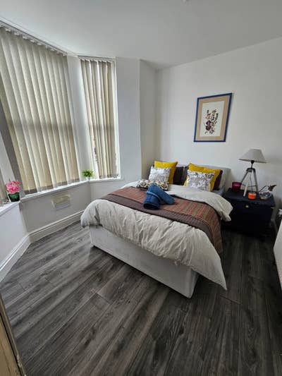 Must See-  Large Double Bedroom - Available  Main Photo