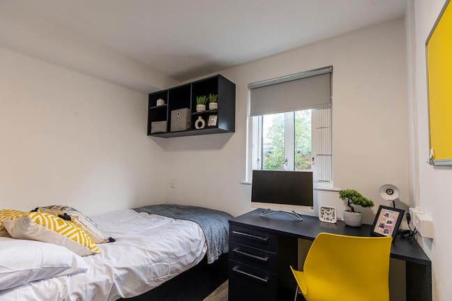 Woodhouse Flats, LS6 - Premium Deluxe Ensuite  Main Photo