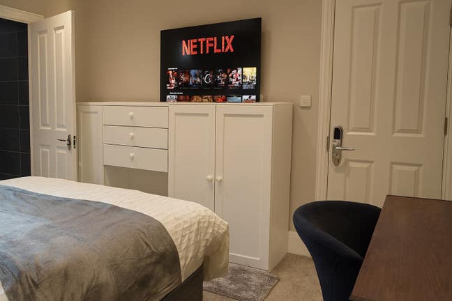 Double Ensuite Room Near Watford Junction Station Main Photo