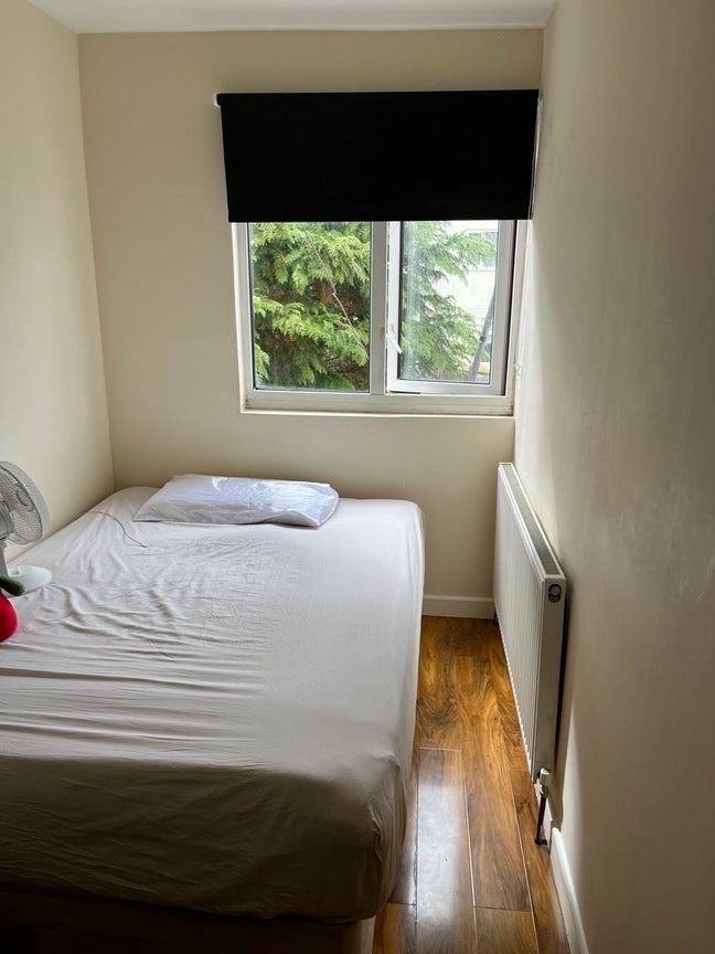 Single Room Near MK Town Centre Main Photo