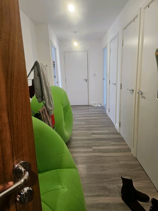 Double bedroom in East Ham near to high street Main Photo