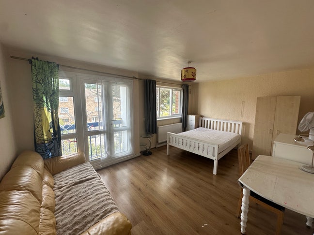 2 Rooms In The Same Flat, Next To River! Main Photo