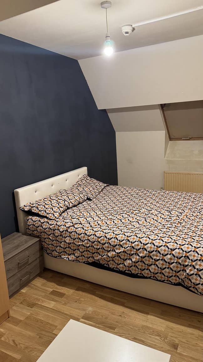 Double room to let  Main Photo