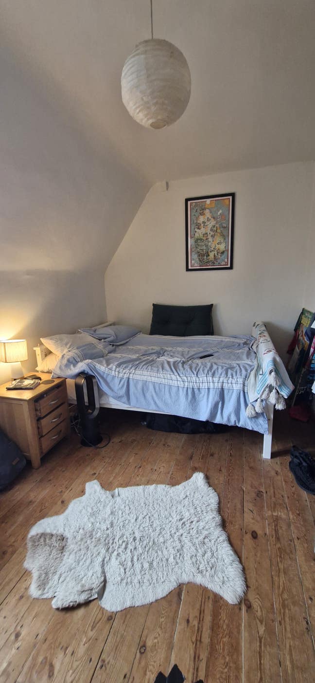 Generous Sized Double Room in SW2 - ASAP Main Photo