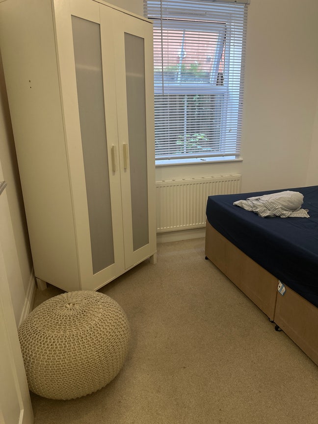Room to rent Main Photo