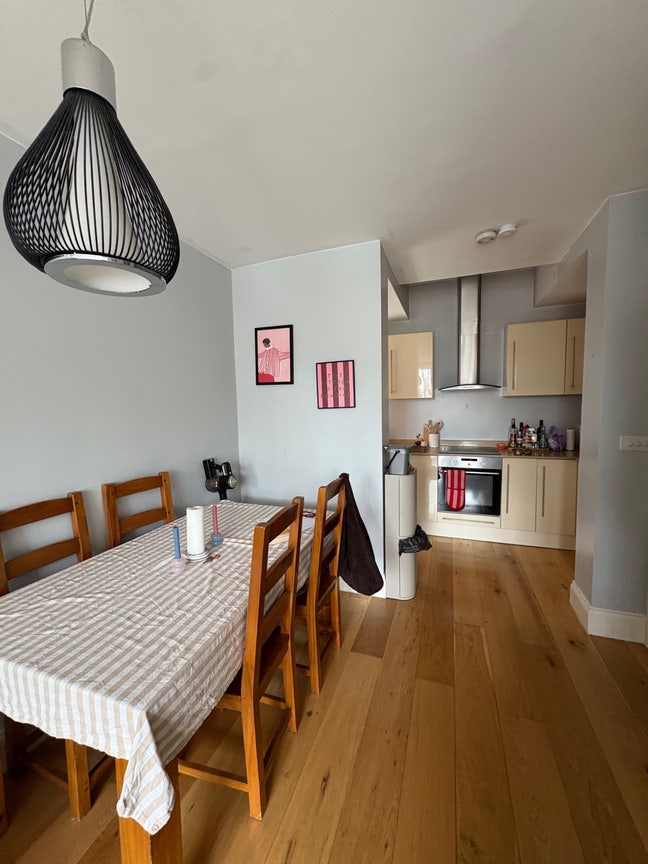 Stunning Putney Flat  Main Photo