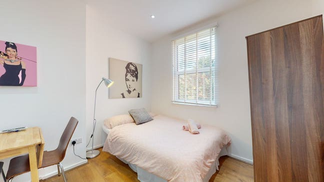-Luminous Studio in Willesden - Book a Viewing Main Photo