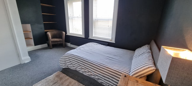 Very large double in shared property Main Photo
