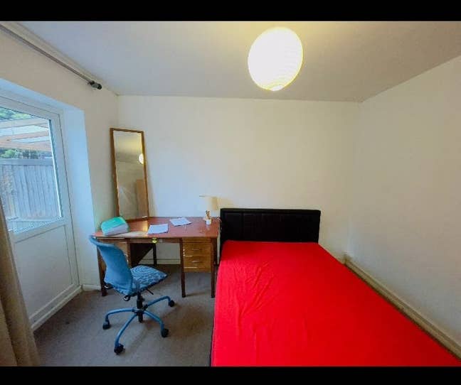 Room available 5 min walk to Uni of Hertfordshire Main Photo