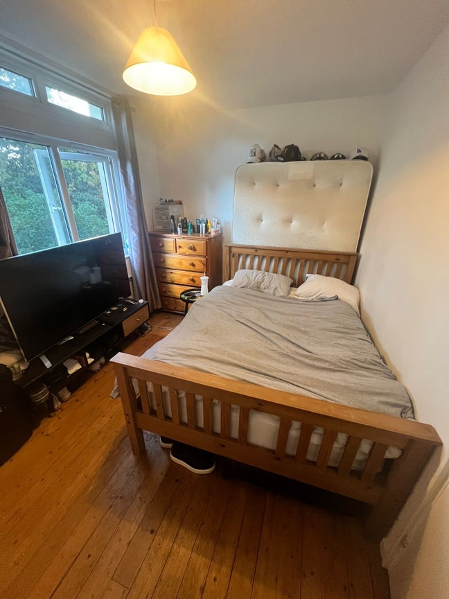 Double Room in Clapham Common Main Photo