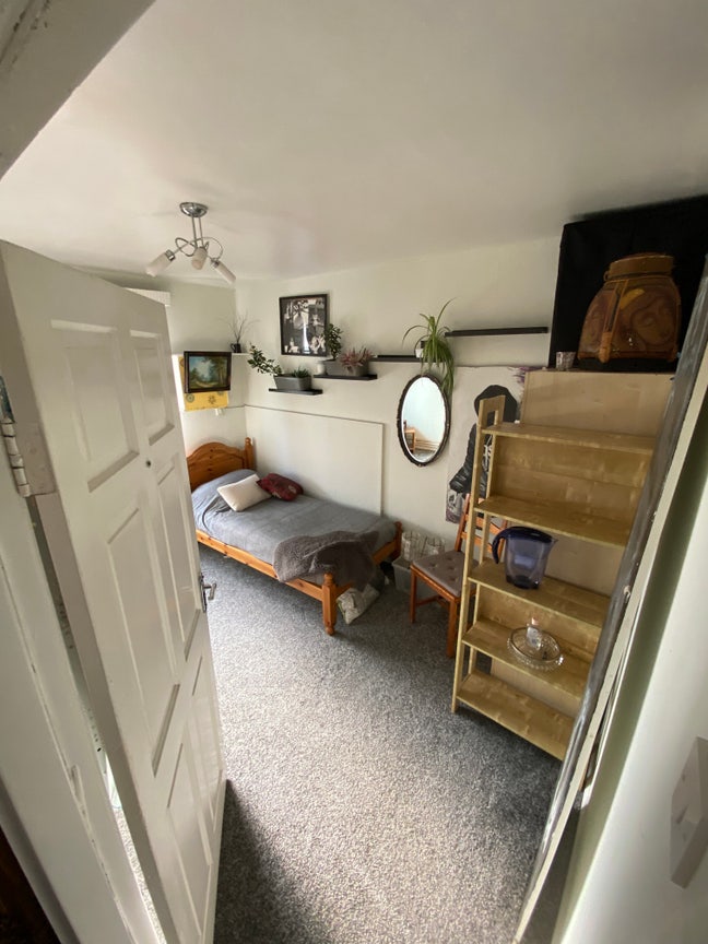 Sunny Room N17 for1 Tottenham Hale Main Photo