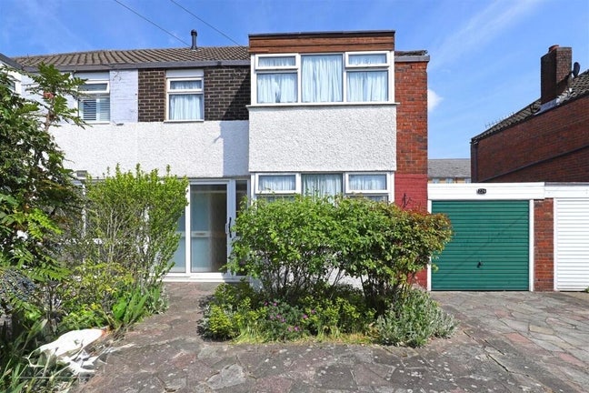 3 bedrooms house  Main Photo