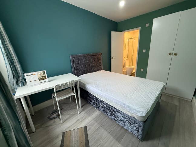 Newly Refurbished tidy room Main Photo