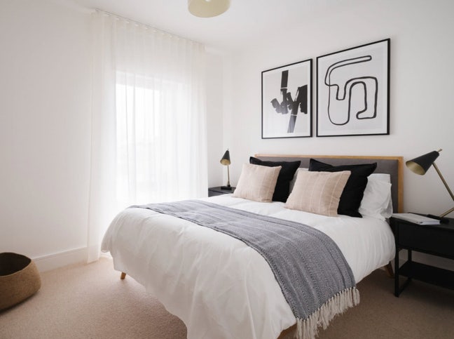 Large Double Room 7 Mins Away from City Centre  Main Photo