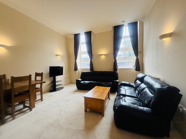 Fully furnish double rooms - all bills included  Main Photo