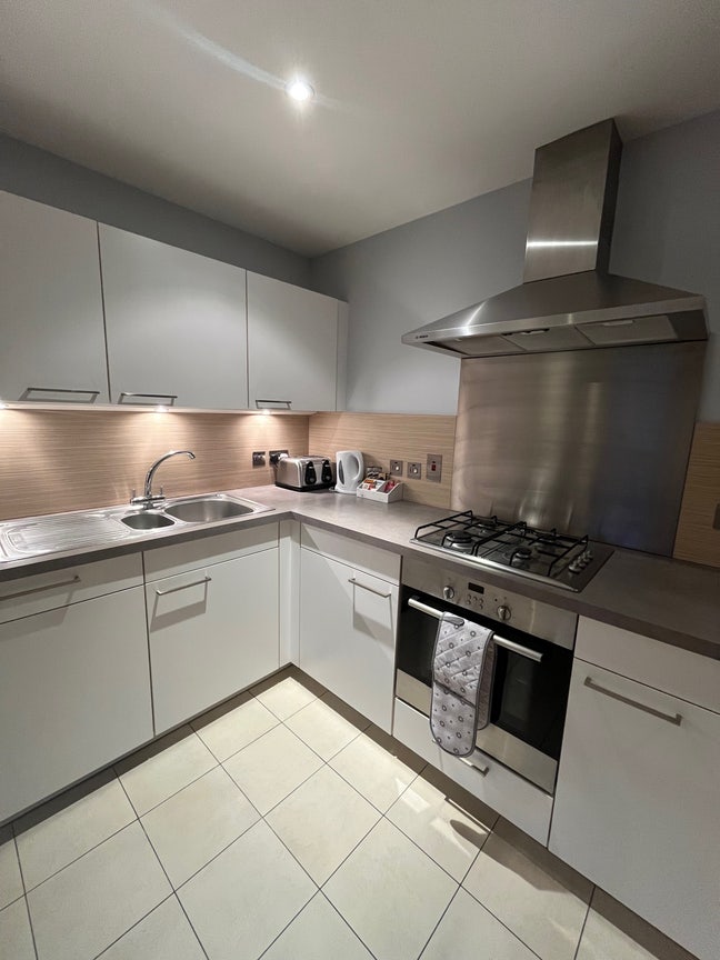 Stylish 1 Bed Apartment in Belfast City Centre Main Photo