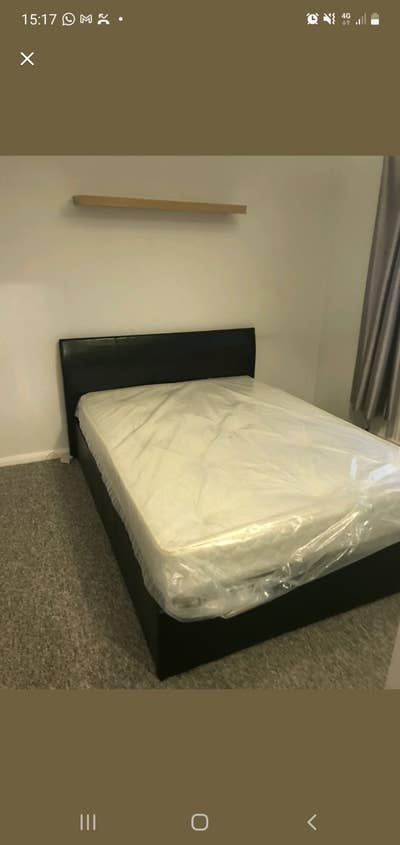 Spacious Room in a Quiet Home – Professionals Only Main Photo