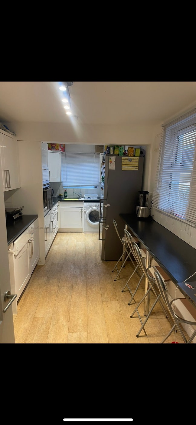 Double room for rent Forest Gate/stratford Main Photo