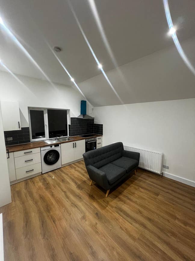 Crystal Palace 4 Bed Property to Rent - SE19 3Dq Main Photo