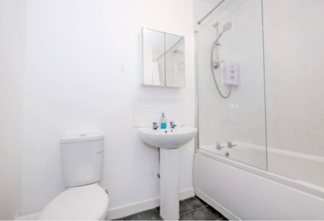 2-Bedroom Furnished Ground Floor Flat Main Photo