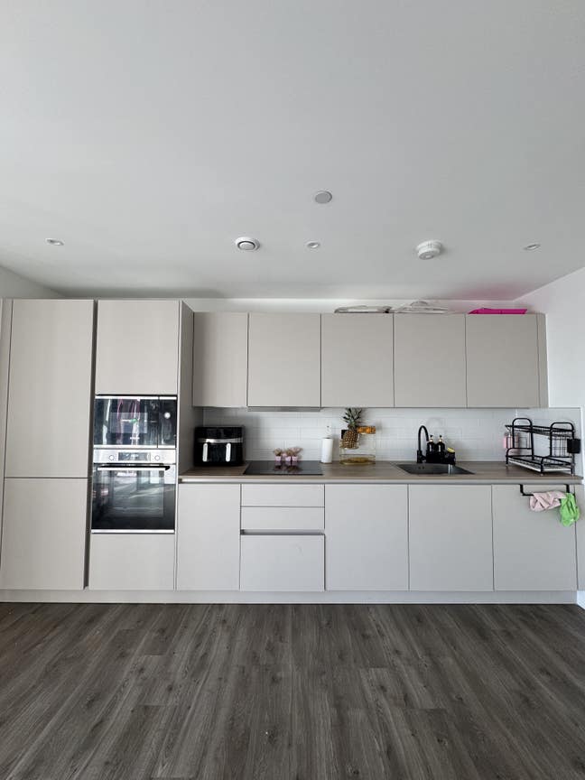 En-Suite Double Room w/ Concierge & Terrace Main Photo