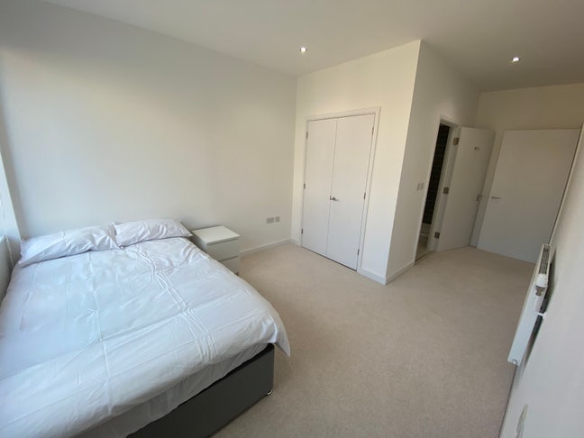 Large Double Room - All Bills Included  Main Photo