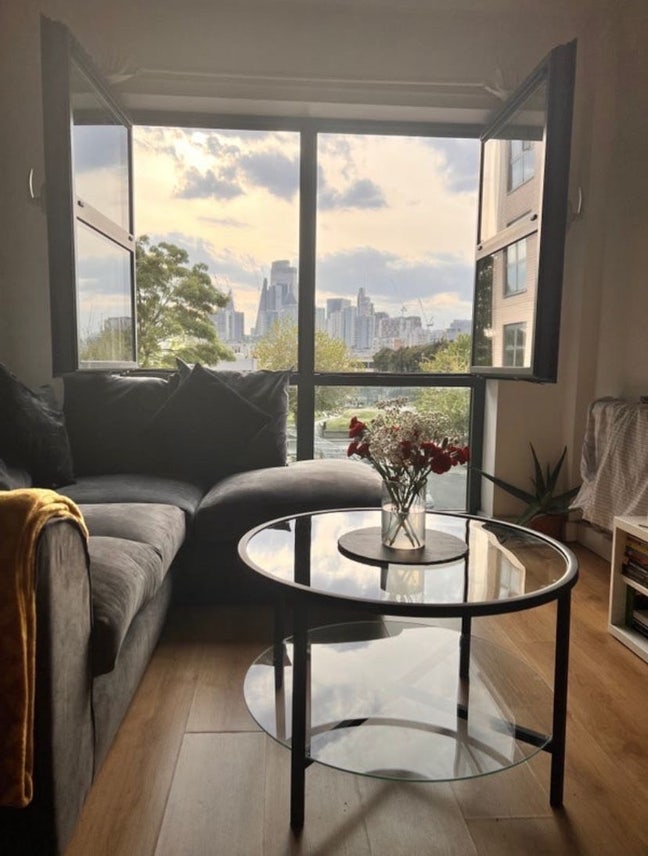 Room in a 2-bed - Shadwell Main Photo