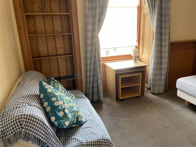 Master Double Bedroom in the Heart of Glasgow West Main Photo