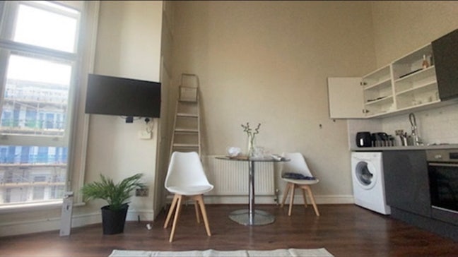 Tenancy Takeover - Bright 1-Bed in SW5 Main Photo