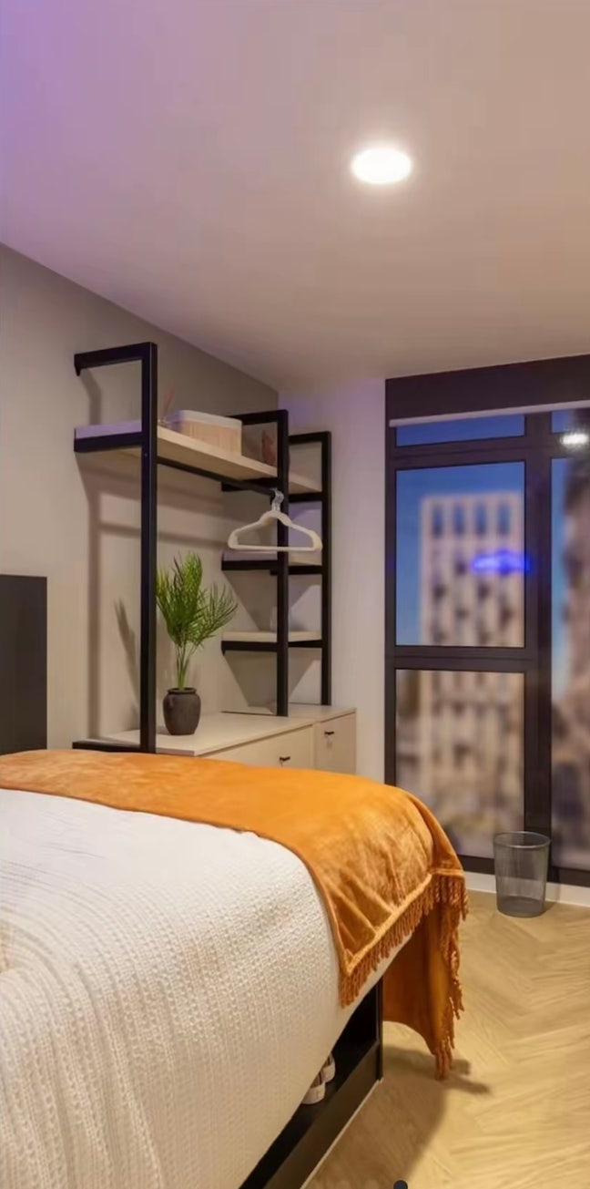 Arcadian Premium En-Suite Takeover  Main Photo