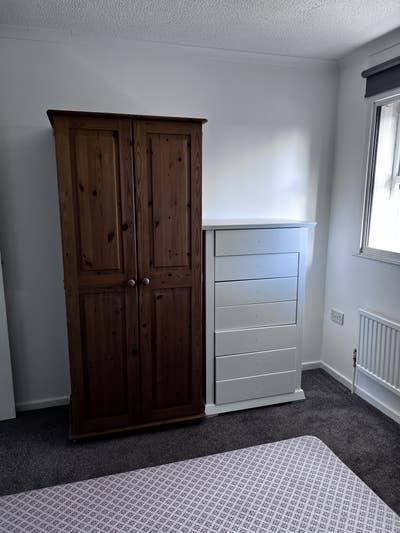 Spacious double room, bills included. Main Photo