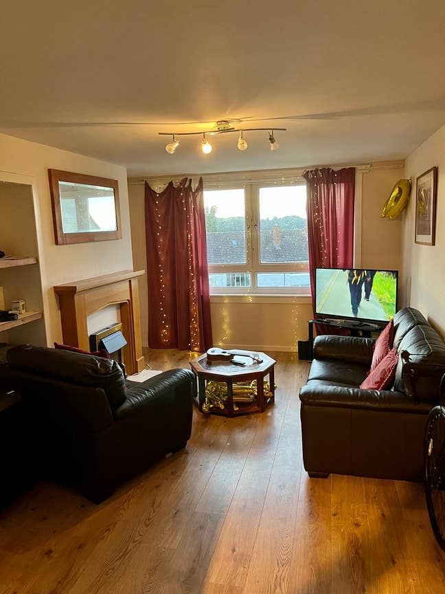 A spacious double room is available in EH13 9QG Main Photo