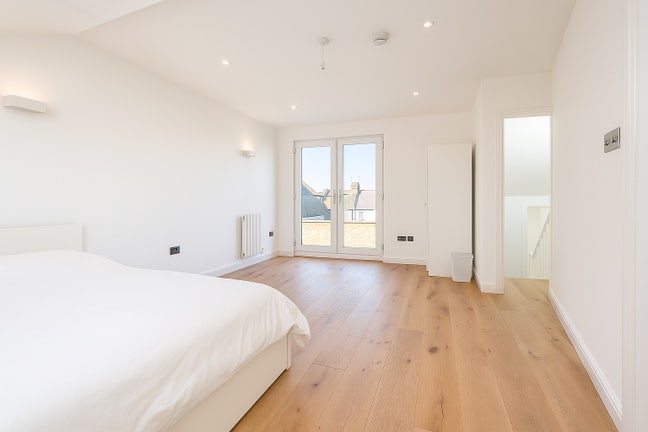 2 Rooms in a Shared House, Macfarlane Road, W12 Main Photo