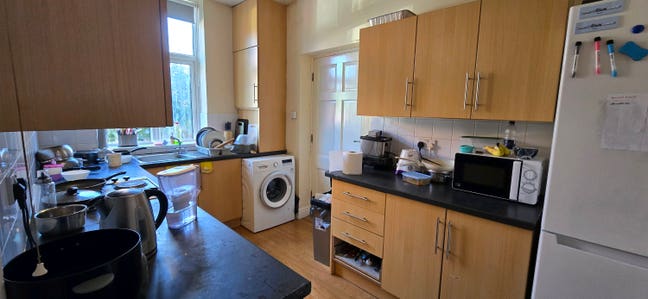 One room available at 2 Cherryburn Gardens Main Photo
