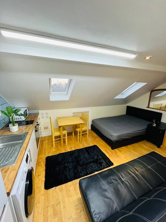 Studio and 2 Rooms Available 🍍 Streatham Vibes Main Photo