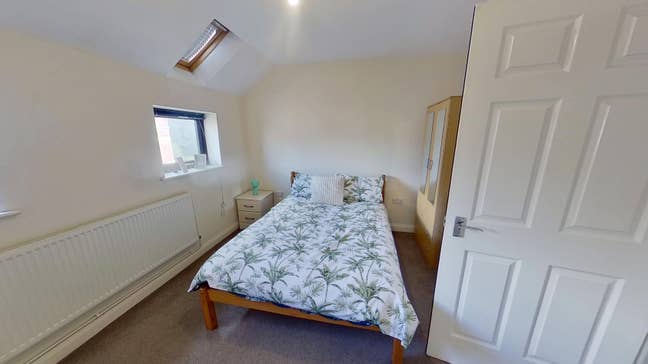 4 rooms n Flat 1, The Yard NG7 Main Photo