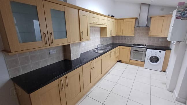 Nice house in east Belfast available  Main Photo