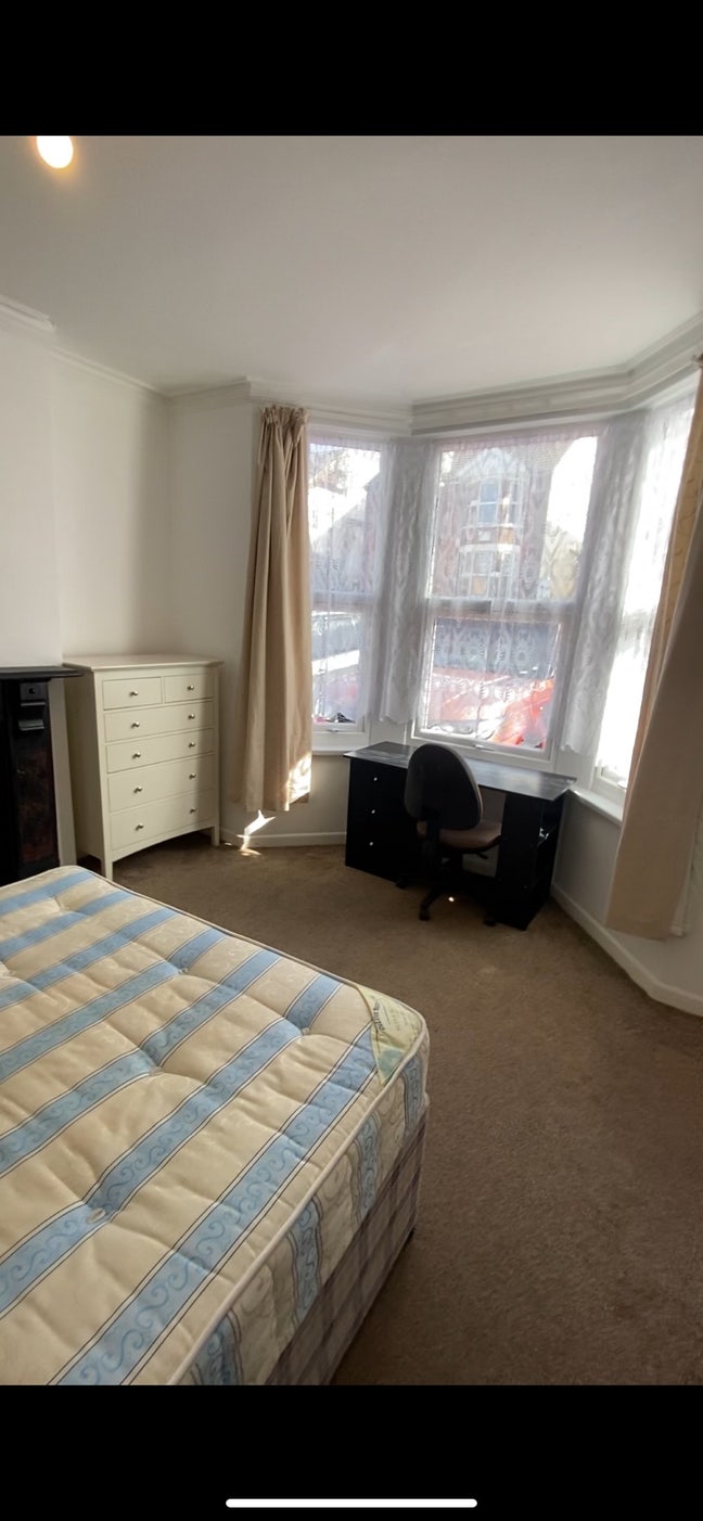 Available room  Main Photo