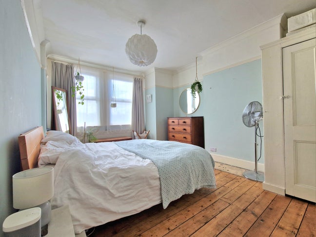Large, bright airy double in a quiet home,  Main Photo