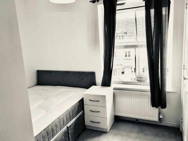 Lovely Ensuite Room  in CORBY - Fridge, Fibre!!   Main Photo
