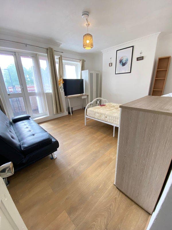 Nice Room I Limehouse I Westferry I Mile End Main Photo