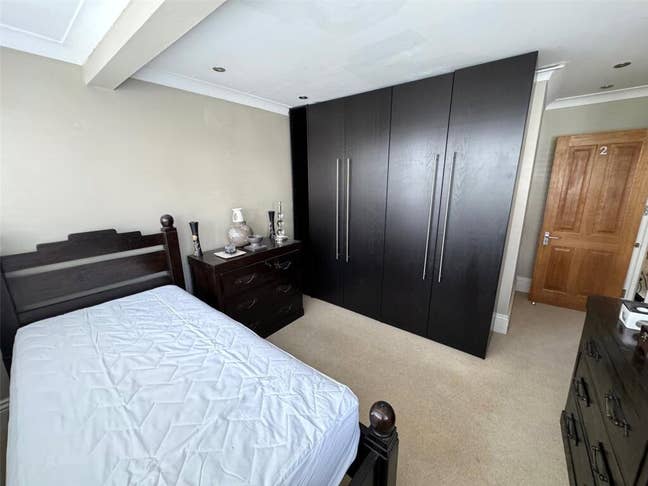 Double Room in a 6 Bedroom House Share - SM5 Main Photo