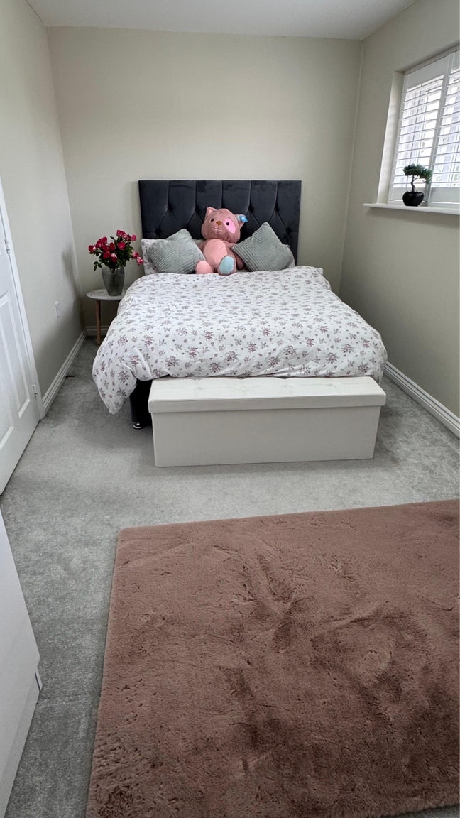 Double Bed in a 4 bed house for rent Main Photo