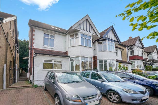 Newly refurbished 1 bed flat Main Photo