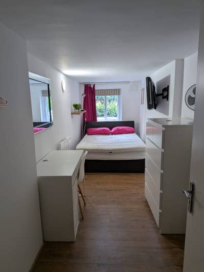 Room in Oval: 10 mins to Brixton & Kings hospital Main Photo
