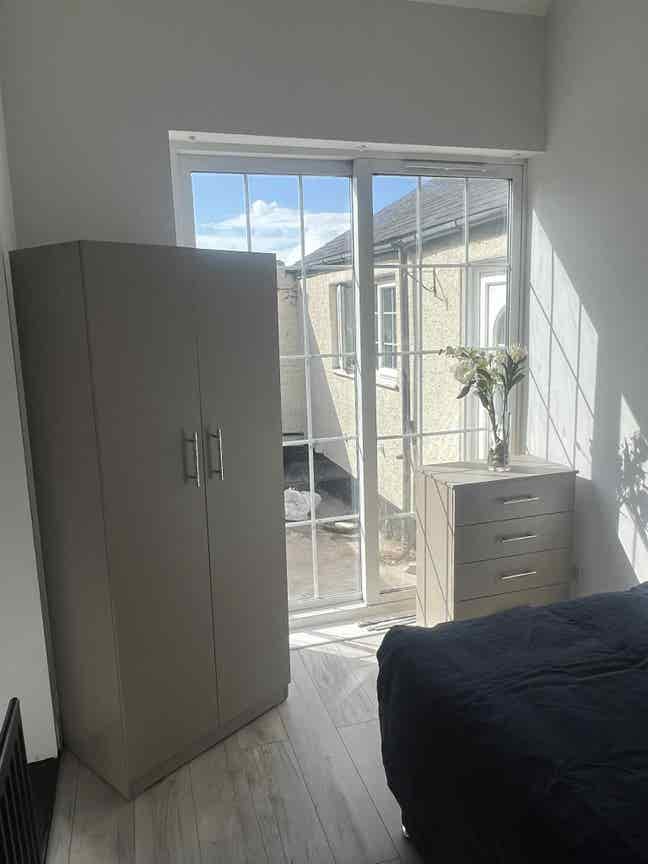 4 Ensuite rooms available to rent in SR5 area  Main Photo